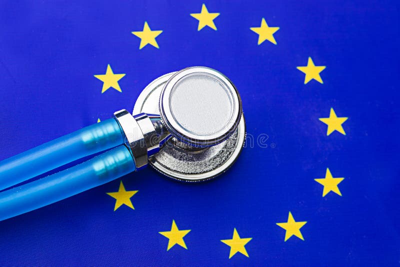 Stetoskop z unii europejskiej flagą Stetoskop nad europejczyk flagą zdjęcie royalty free Stetoskop z unii europejskiej flagą Stetoskop nad europejczyk flagą zdjęcie royalty free