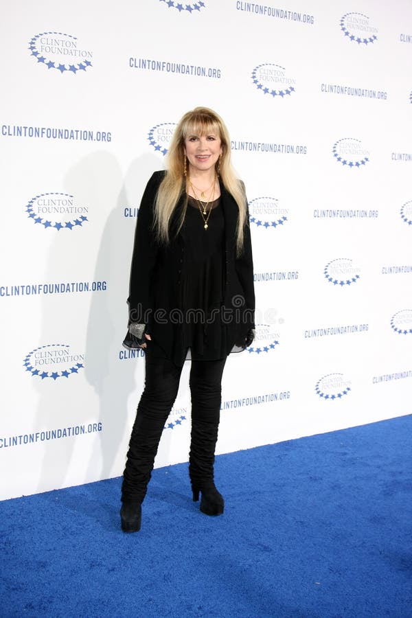 LOS ANGELES - OCT 14: Stevie Nicks arriving at the Clinton Foundation Decade of Difference Gala at the Hollywood Palladium on October 14, 2011 in Los Angelees, CA