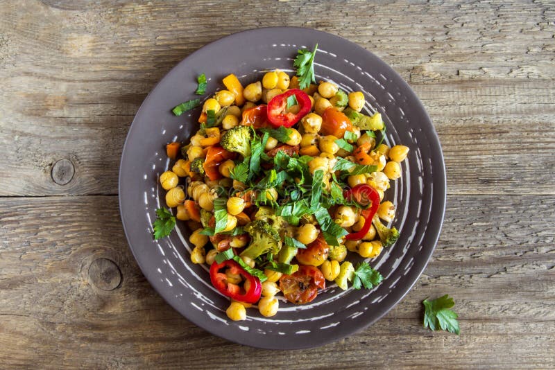 Stew with chickpeas and vegetables