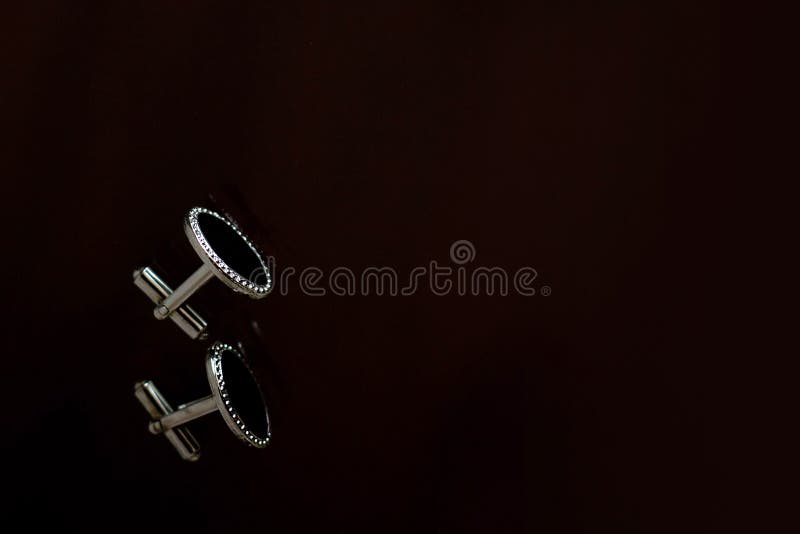 Stilfulla silvermanschetter royaltyfri fotografi Stilfulla silvermanschetter royaltyfri fotografi