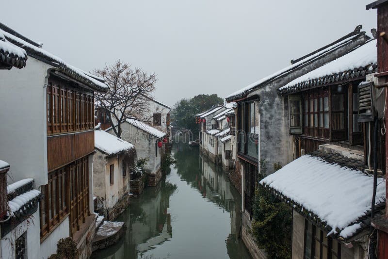 Stille van de het waterstad van China oude het dorpssneeuw, in zhouzhuang, suzhou stock afbeelding Stille van de het waterstad van China oude het dorpssneeuw, in zhouzhuang, suzhou stock afbeelding