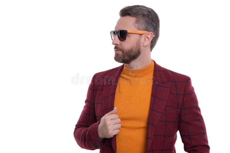 Stilvoll und trendig. Hispanic-Modemodell. Stilvoller Mann in menswees isoliert auf weiß. Mann in Business Jacke und lizenzfreie stockfotos