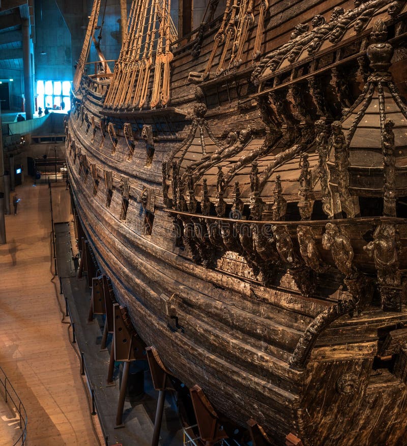 Stockholm, Schweden - 20. April 2019: Alte Segelschiff Vasa Vasamuseum in Stockholm Ansicht vom strengen uarablya stockfotografie Stockholm, Schweden - 20. April 2019: Alte Segelschiff Vasa Vasamuseum in Stockholm Ansicht vom strengen uarablya stockfotografie