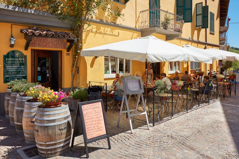 Typisch Restaurant En Panorama Aan Mykonos, Cycladen ...