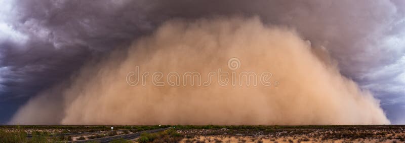 Stofstormpanorama in de woestijn van Arizona stock foto Stofstormpanorama in de woestijn van Arizona stock foto