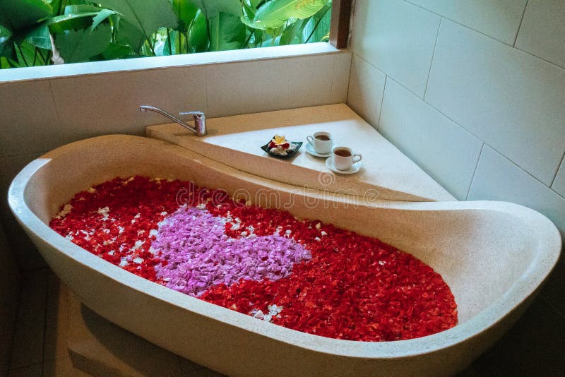 Flower Petal Bath 