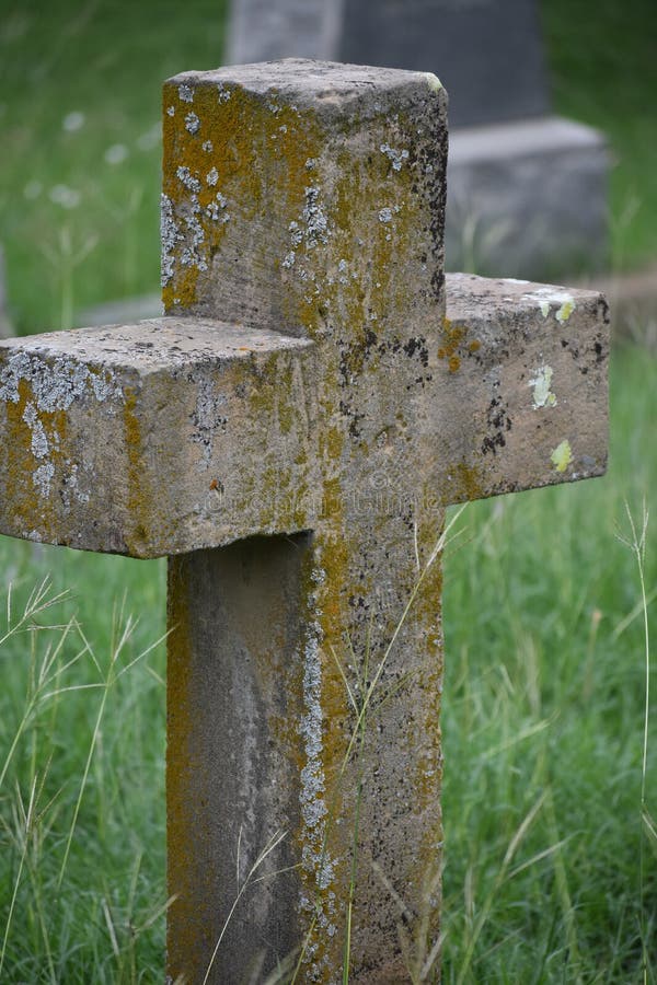 Cross In The Grass At Oakwood Cemetery In Fort Worth Texas Stock Photo