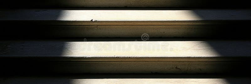 Stone Steps Sunlight Shadow Abstract Texture Background Design Kunst altes dunkelgraues Line Form beige stock abbildung