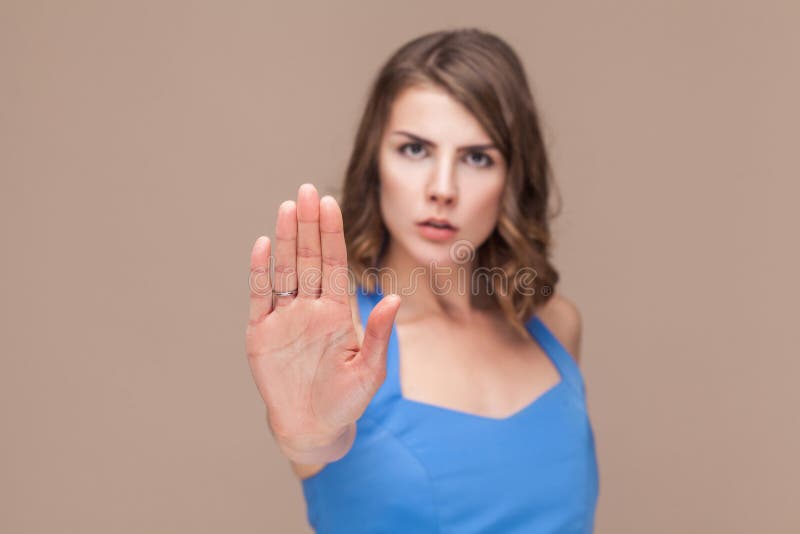 Stoppen Sie, übergeben Sie Verbot Körpersprache Fokus an Hand