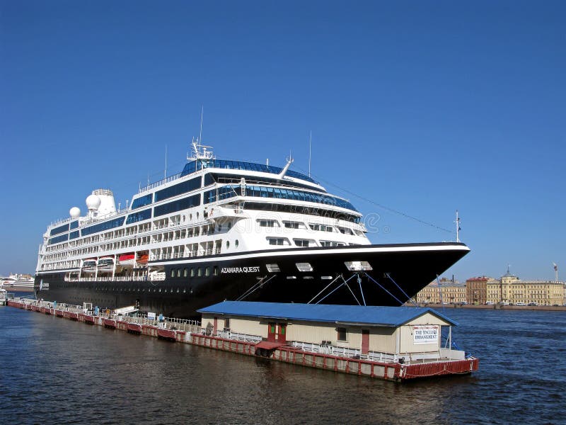 stor ship för kryssning royaltyfri bild stor ship för kryssning royaltyfri bild