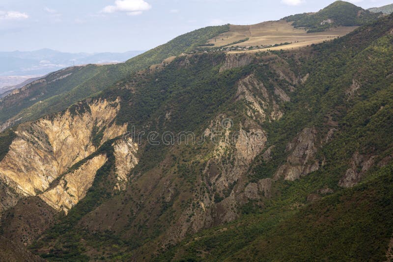 stora liggandebergberg Landskapet i Armenien (Tatev) arkivfoton stora liggandebergberg Landskapet i Armenien (Tatev) arkivfoton