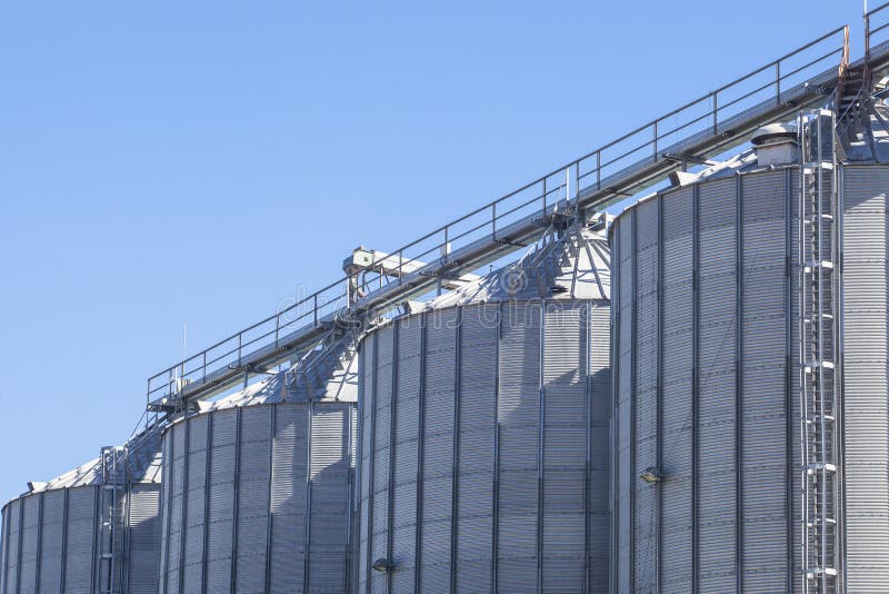 Storage tanks for cereals products