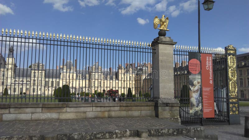 Storartat tillträde av slotten av Vaux le Vicomte arkivbild Storartat tillträde av slotten av Vaux le Vicomte arkivbild