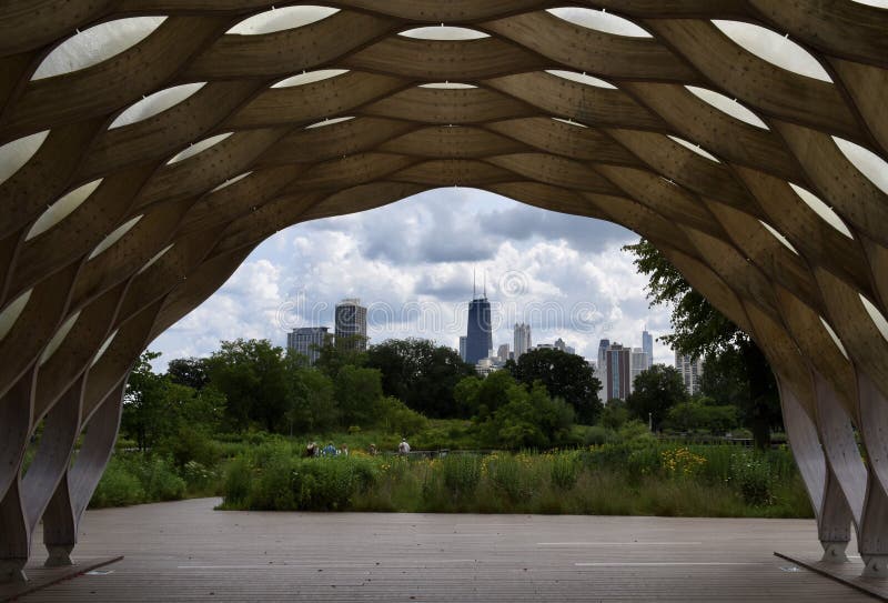 The Honeycomb Parking Garage Building in Downtown Chicago. Stock Photo -  Image of chicago, juxtaposition: 94618334