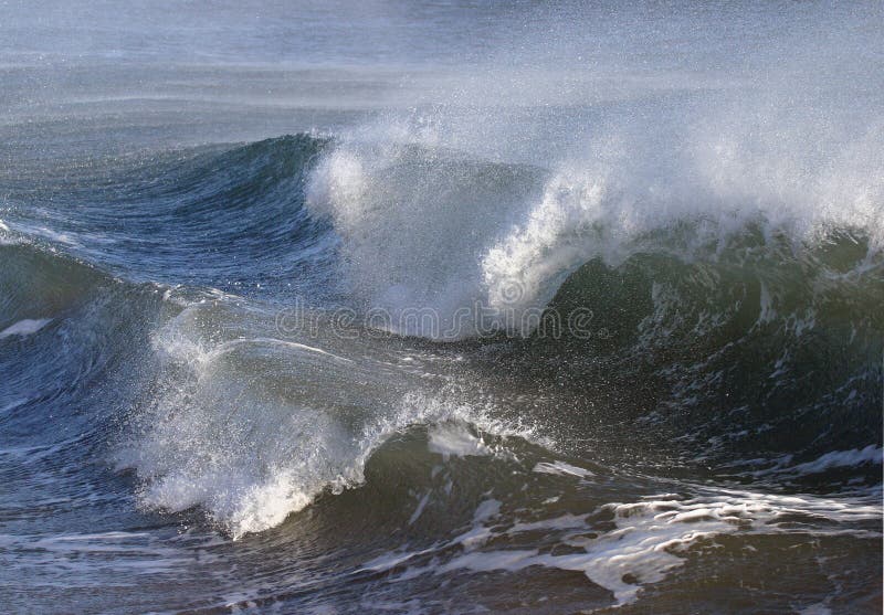 Stormachtige Ruwe Overzeese Golven stock afbeelding Stormachtige Ruwe Overzeese Golven stock afbeelding