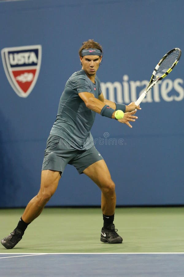 Storslagen Slam för tolv gånger mästare Rafael Nadal under den andra runda matchen på US Open 2013 arkivfoto