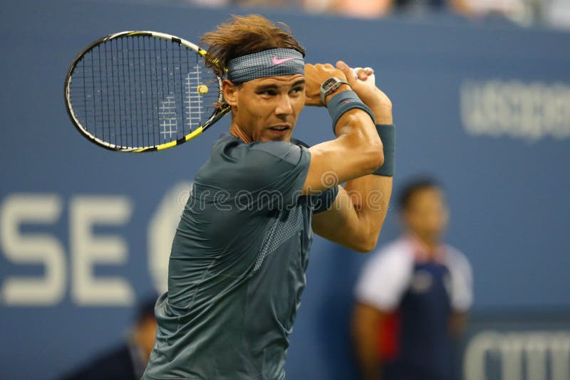 Storslagen Slam för tolv gånger mästare Rafael Nadal under den andra runda matchen på US Open 2013 royaltyfria bilder