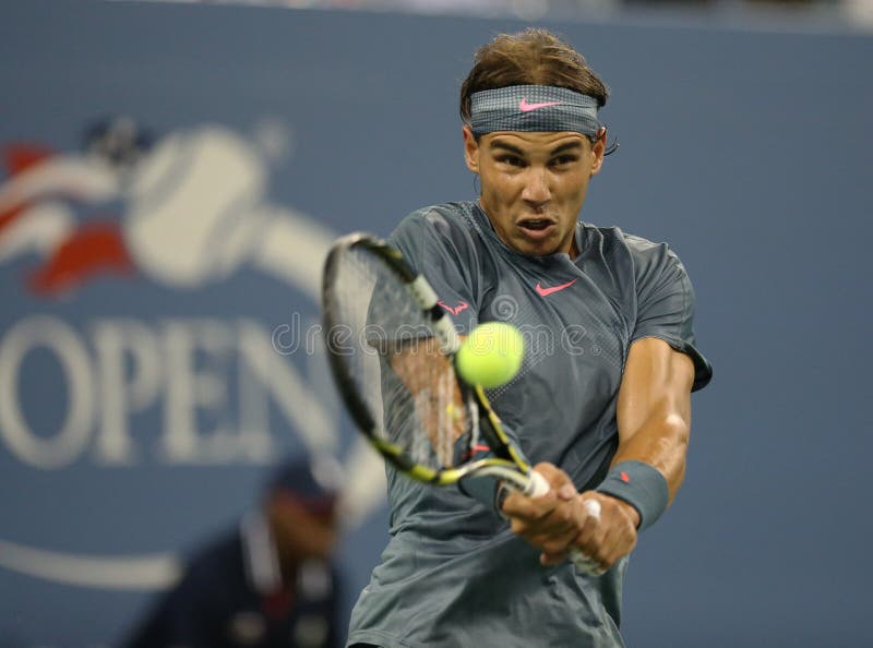 Storslagen Slam för tolv gånger mästare Rafael Nadal under hans andra runda match på US Open 2013 royaltyfria foton