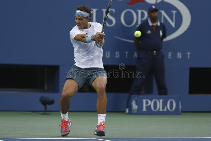 Storslagen Slam för tolv gånger mästare Rafael Nadal under semifinalmatch på US Open 2013 mot Richard Gasquet arkivbild
