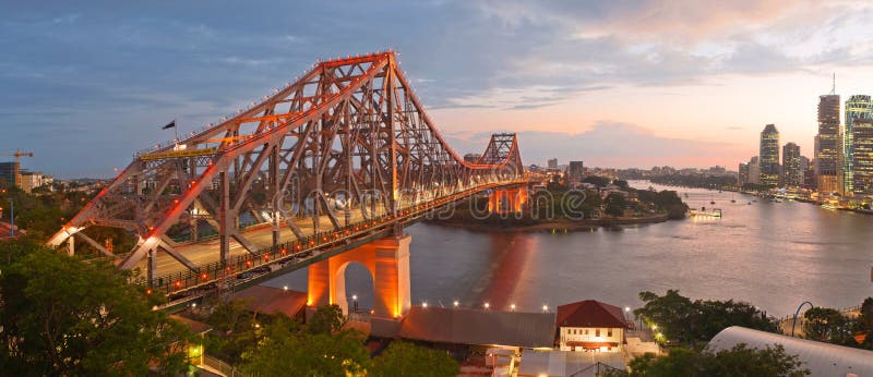 Story Bridge on dusk royalty free stock photo