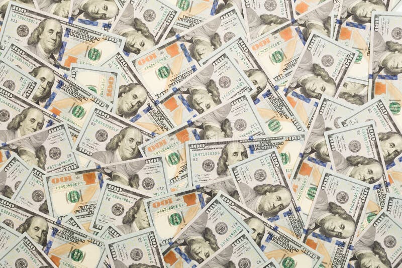 Stos sto USA banknotów z prezydentów portretami Gotówka sto dolarowych rachunków, dolarowy tło wizerunek z wysokością zdjęcie stock Stos sto USA banknotów z prezydentów portretami Gotówka sto dolarowych rachunków, dolarowy tło wizerunek z wysokością zdjęcie stock