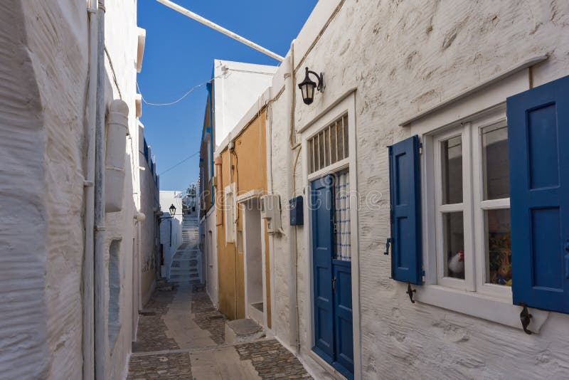 Straat in oude stad Ermopoli, Syros, Griekenland stock foto's Straat in oude stad Ermopoli, Syros, Griekenland stock foto's