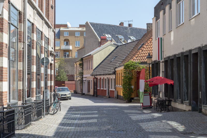 Straat in stadscentrum van Ystad Zweden stock afbeelding