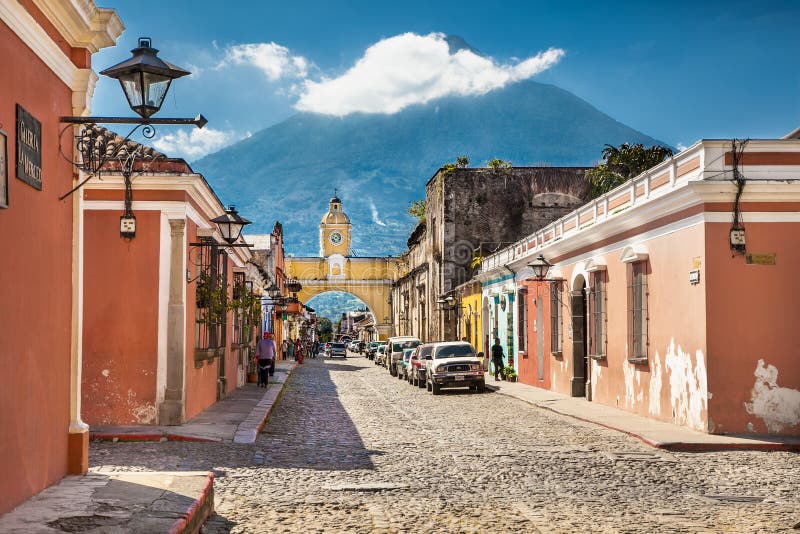 Straatmening van Antigua, Guatemala royalty-vrije stock afbeelding Straatmening van Antigua, Guatemala royalty-vrije stock afbeelding