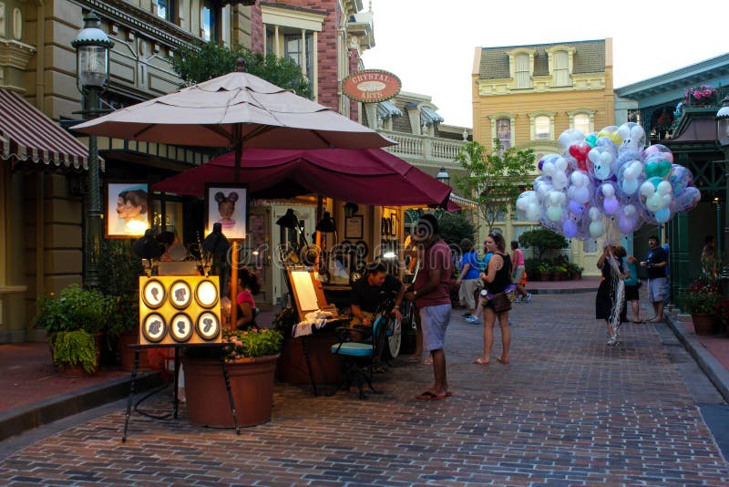 Straatventers van een zijstraat in Walt Disney World stock afbeelding Straatventers van een zijstraat in Walt Disney World stock afbeelding