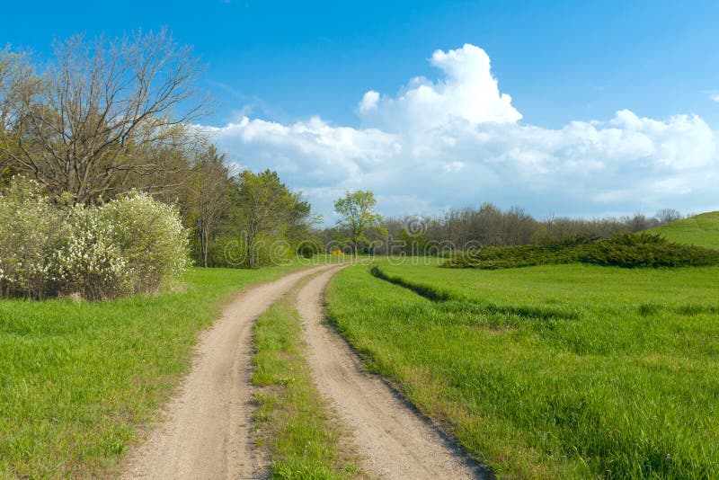 Strada rurale nell'ora legale