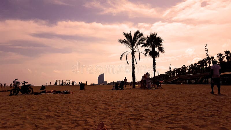 Strand in Barcelona redactionele foto. Afbeelding ...