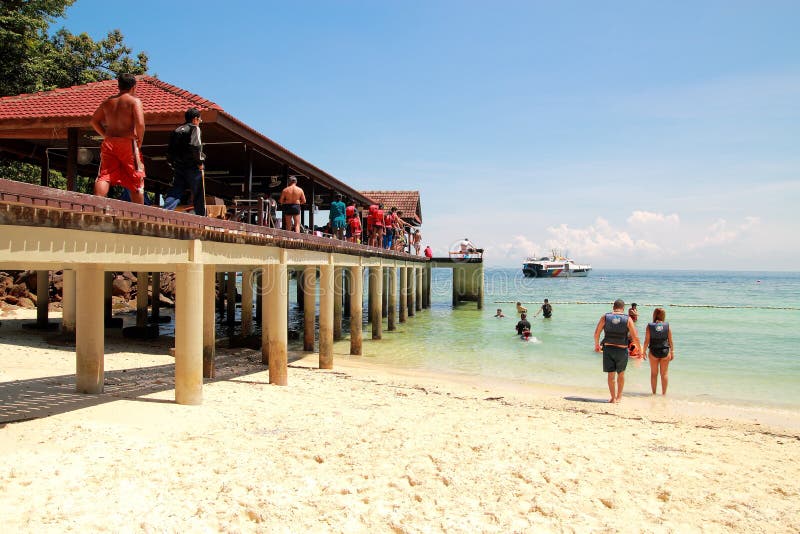 Strand bij het Eiland van het Koraal Langkawi royalty-vrije stock afbeelding Strand bij het Eiland van het Koraal Langkawi royalty-vrije stock afbeelding