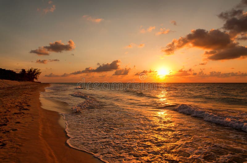 Strand bij zonsondergang, Varadero