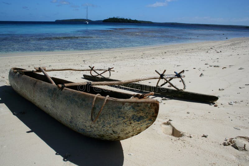 strandkanotpolynesian royaltyfria foton strandkanotpolynesian royaltyfria foton