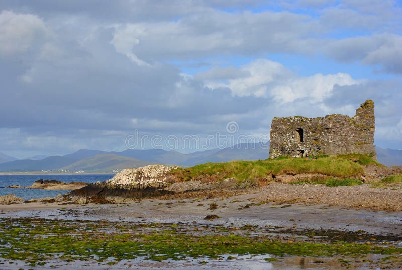 strandslottireland rruins arkivfoto strandslottireland rruins arkivfoto