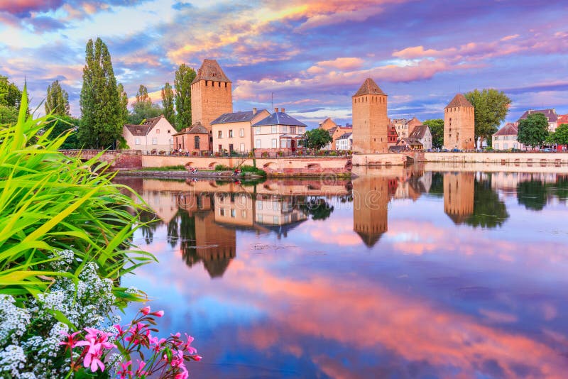 Straatsburg, Elzas, Frankrijk. Middeleeuwse brug royalty-vrije stock fotografie