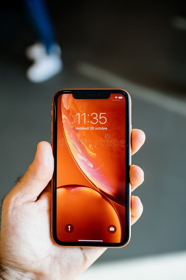 how to get home screen on iphone xr