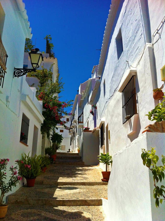 Straten van Frigiliana, Spanje, Costa del Sol royalty-vrije stock fotografie Straten van Frigiliana, Spanje, Costa del Sol royalty-vrije stock fotografie