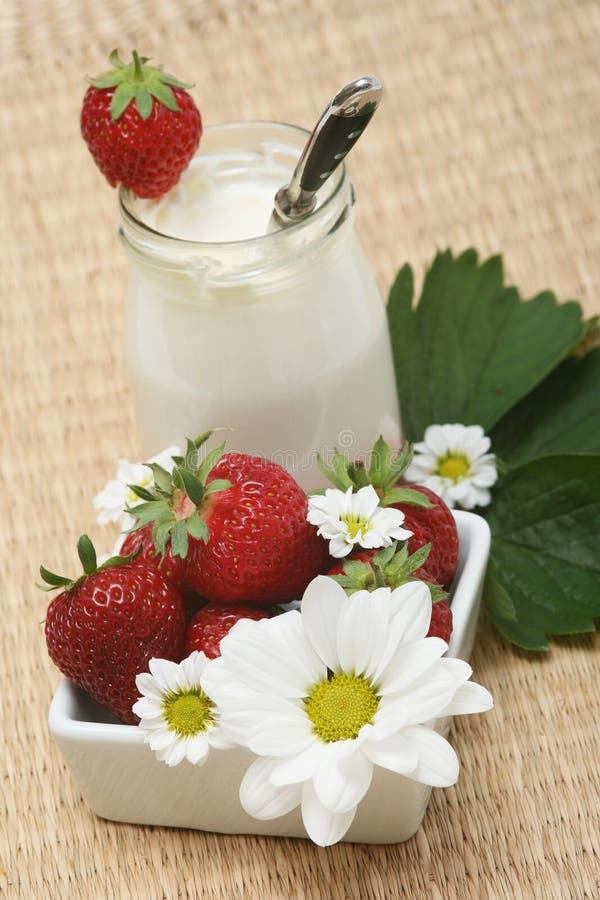 Strawberries yogurt