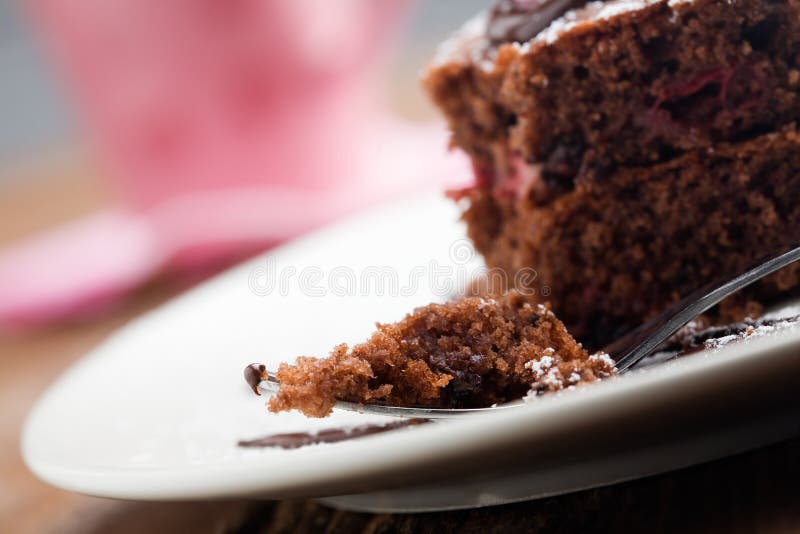 Strawberry-chocolate cake
