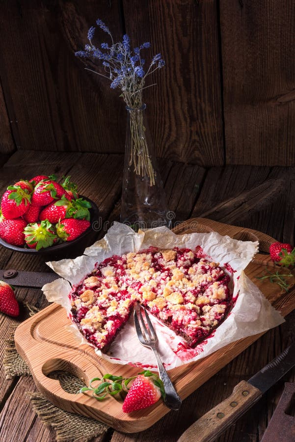 Strawberry chocolate tart