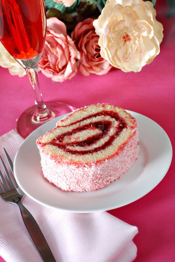 Strawberry jelly roll stock image. Image of baking, delicious 4019851