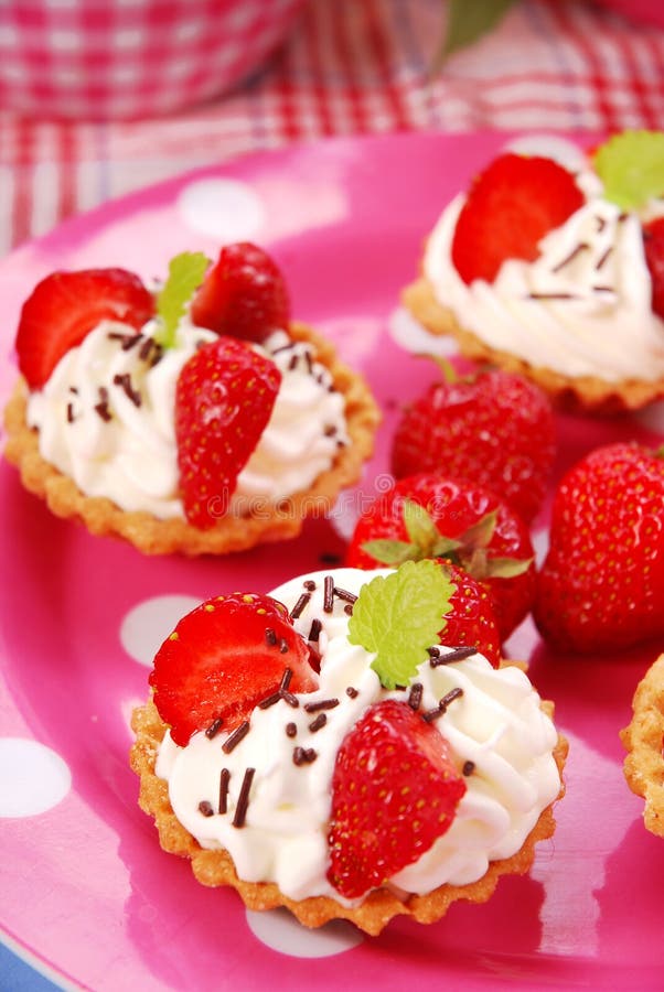 Strawberry mini tartlets