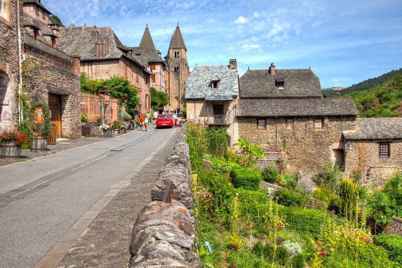 Straßenansicht von Conques Frankreich lizenzfreie stockfotos Straßenansicht von Conques Frankreich lizenzfreie stockfotos