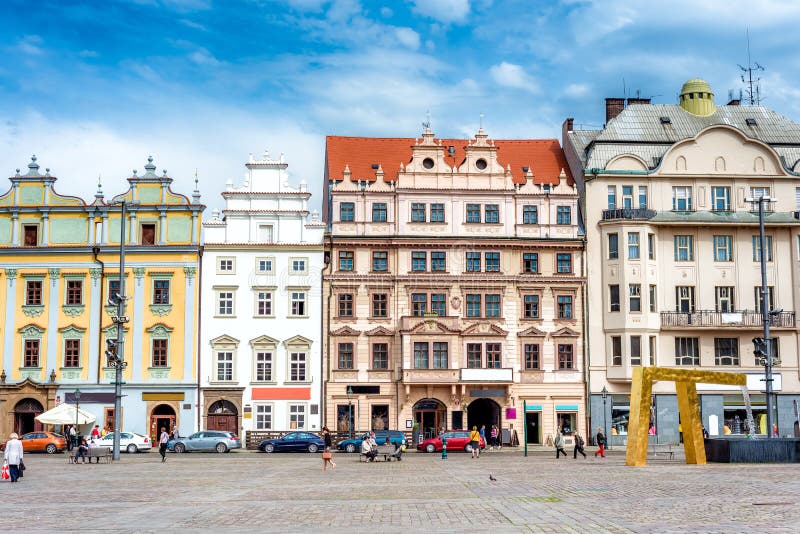 Straßenbild in im Hauptplatz von Plzen-pilse Tschechisches R stockfotos Straßenbild in im Hauptplatz von Plzen-pilse Tschechisches R stockfotos