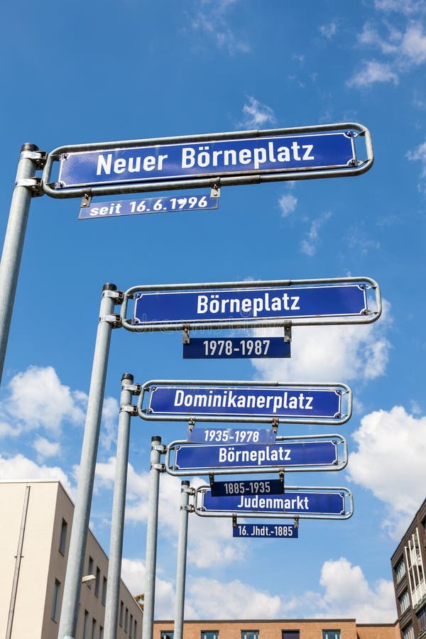 Straßenschilder in der Stadt von Frankfurt-Hauptleitung lizenzfreie stockbilder Straßenschilder in der Stadt von Frankfurt-Hauptleitung lizenzfreie stockbilder