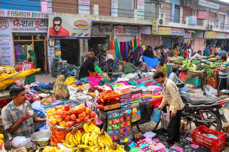 Street market in Agra, Uttar Pradesh, India