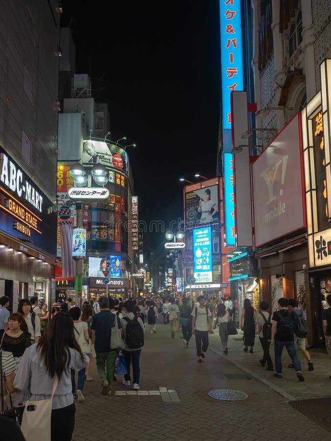 Shibuya Street At Night In Tokyo Editorial Photo - Image of advertising ...