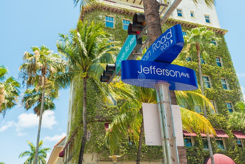 Street sign at Lincoln Road in Miami Beach