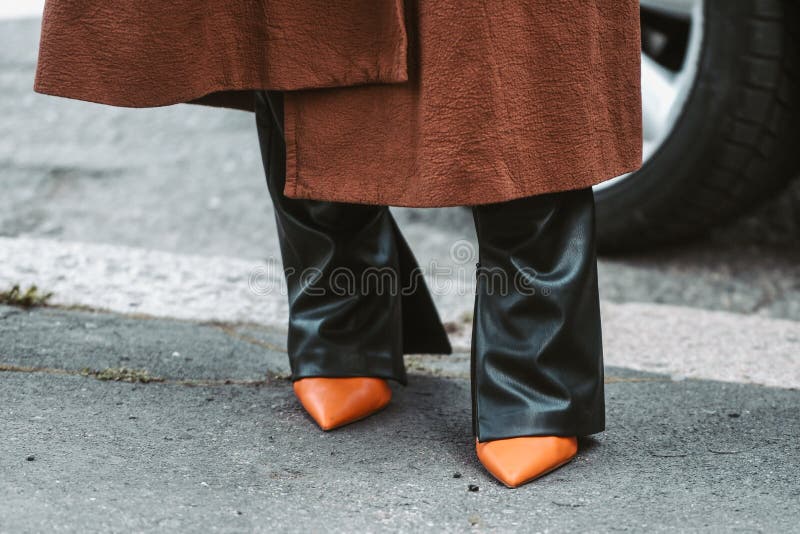 Woman with brown Fendi dress and pink leather bag before Emporio Armani  fashion show, Milan Fashion Week street style – Stock Editorial Photo ©  AndreaA. #326226698